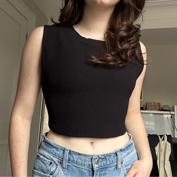 Aritzia Babaton Black Ribbed Top - Picture 1 of 3